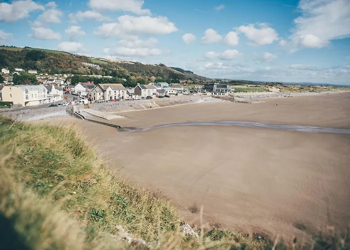 Ty\'R Ardd - An Immaculate 2 Bedroom Bungalow Close To The Beach