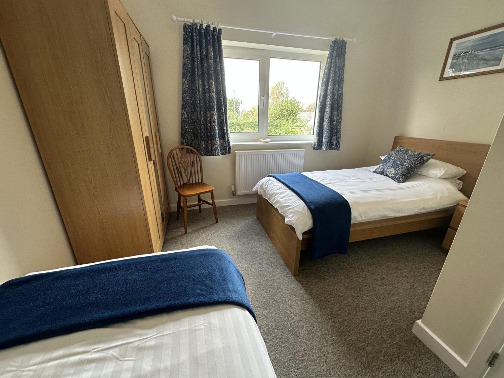 Ty'r Ardd - An Immaculate 2 Bedroom Close To The *